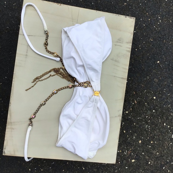 White bikini 2 tops: Butterfly jewel and button - Picture 3 of 16